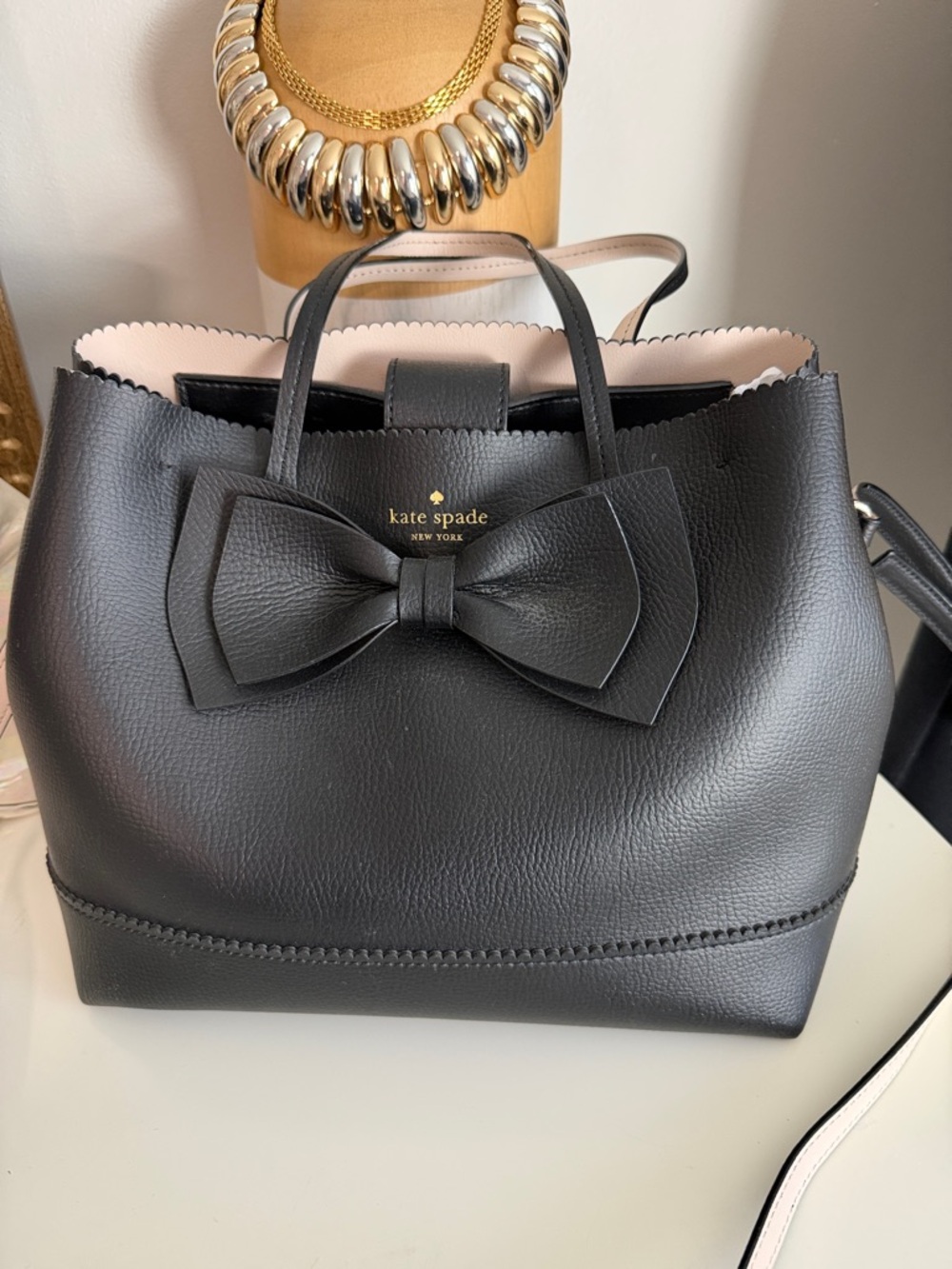 KATE SPADE - PEBBLED LEATHER PURSE.